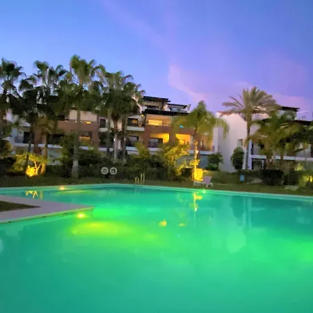 Breathtaking Apartment, Paradise Palm View Marbella شقة إِستيبونا